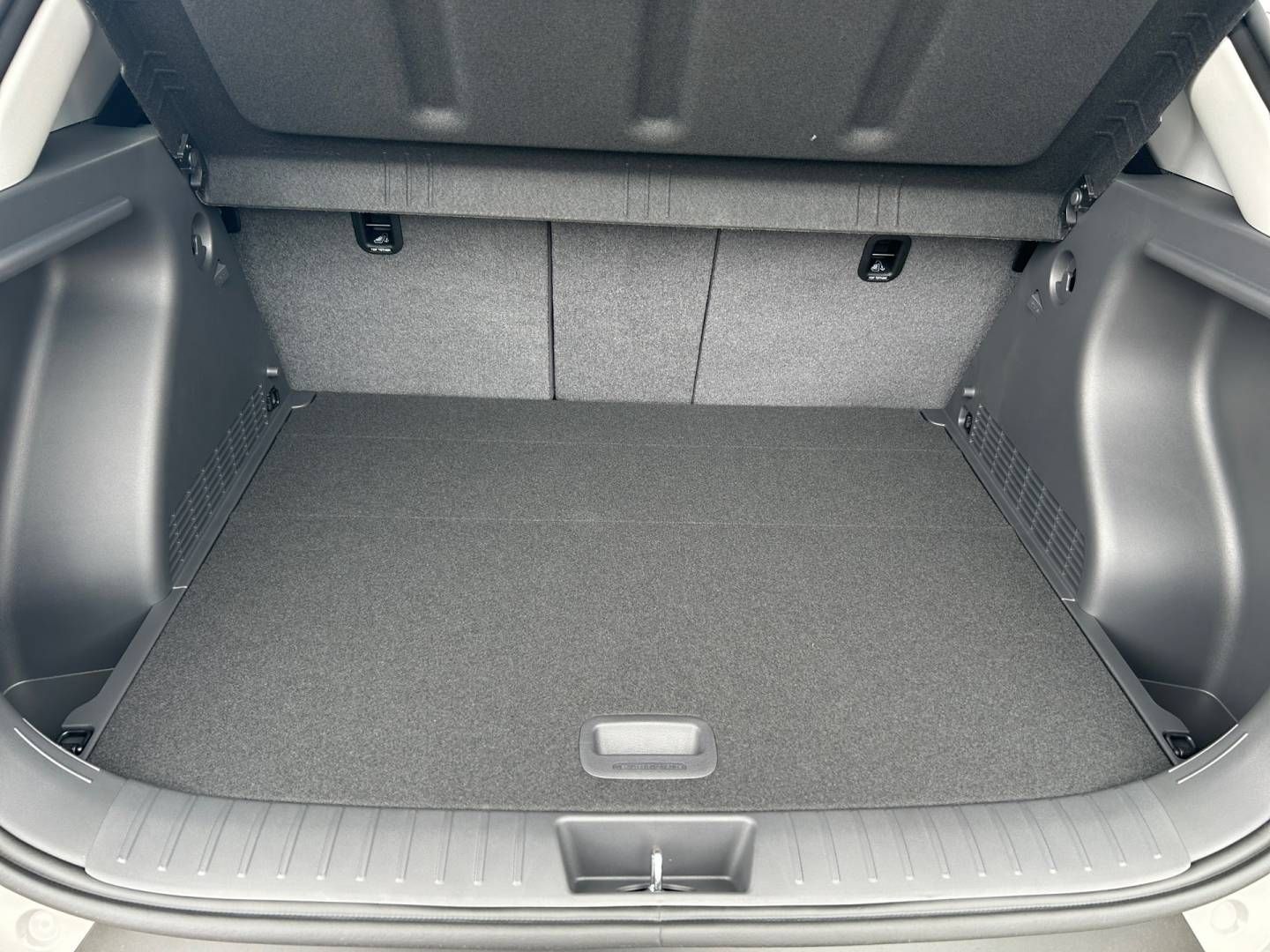 Fahrzeugabbildung Hyundai KONA 1.6 T-GDI (150 PS) Prime Teilleder, Navi, L