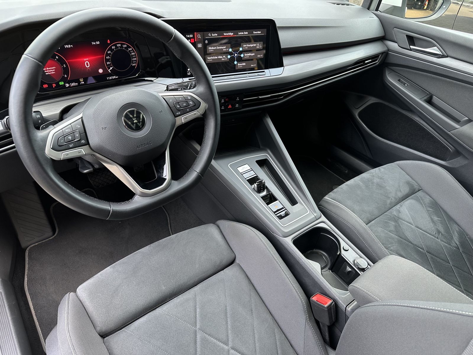 Fahrzeugabbildung Volkswagen Golf Variant 2.0 TDI DSG Style NAV+LED+H&K+PANO