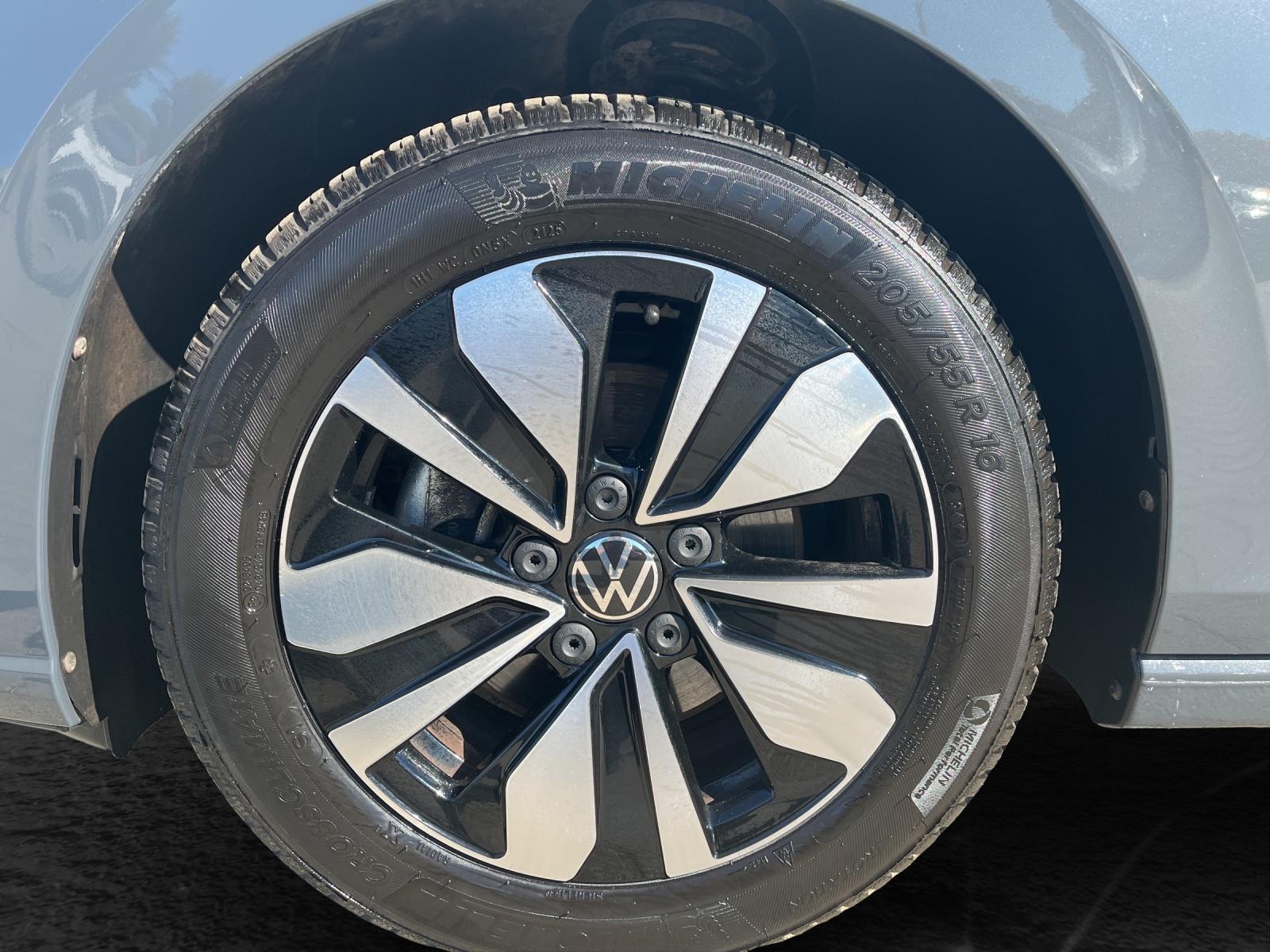 Volkswagen Golf 1.5 TSI Goal AHK Navi LED Kamera PDC LM Te, миниатюра 6