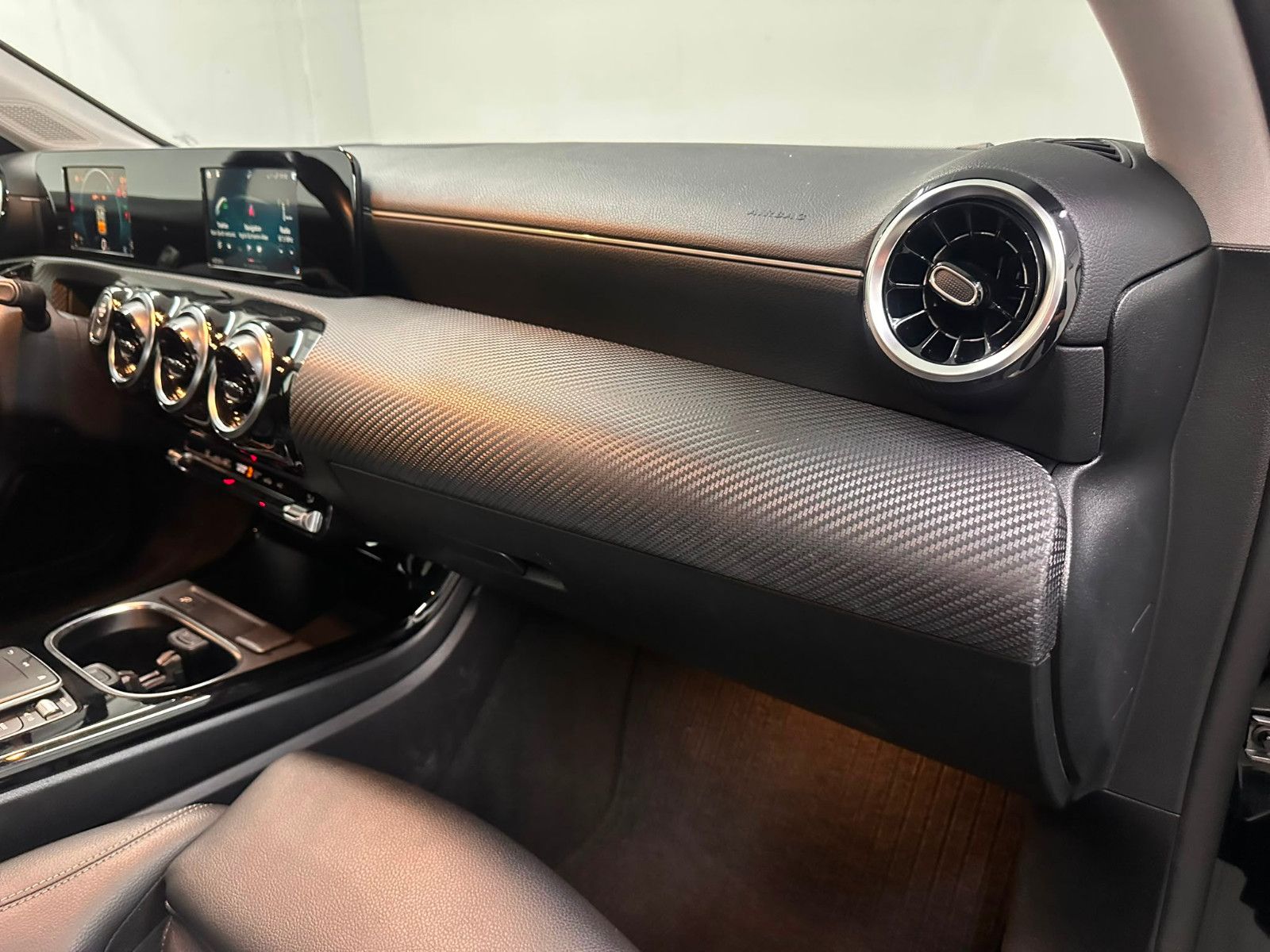 Fahrzeugabbildung Mercedes-Benz A 200 d Limousine NAVI*KLIMA*SH*TOTWI*SPURH*LED*