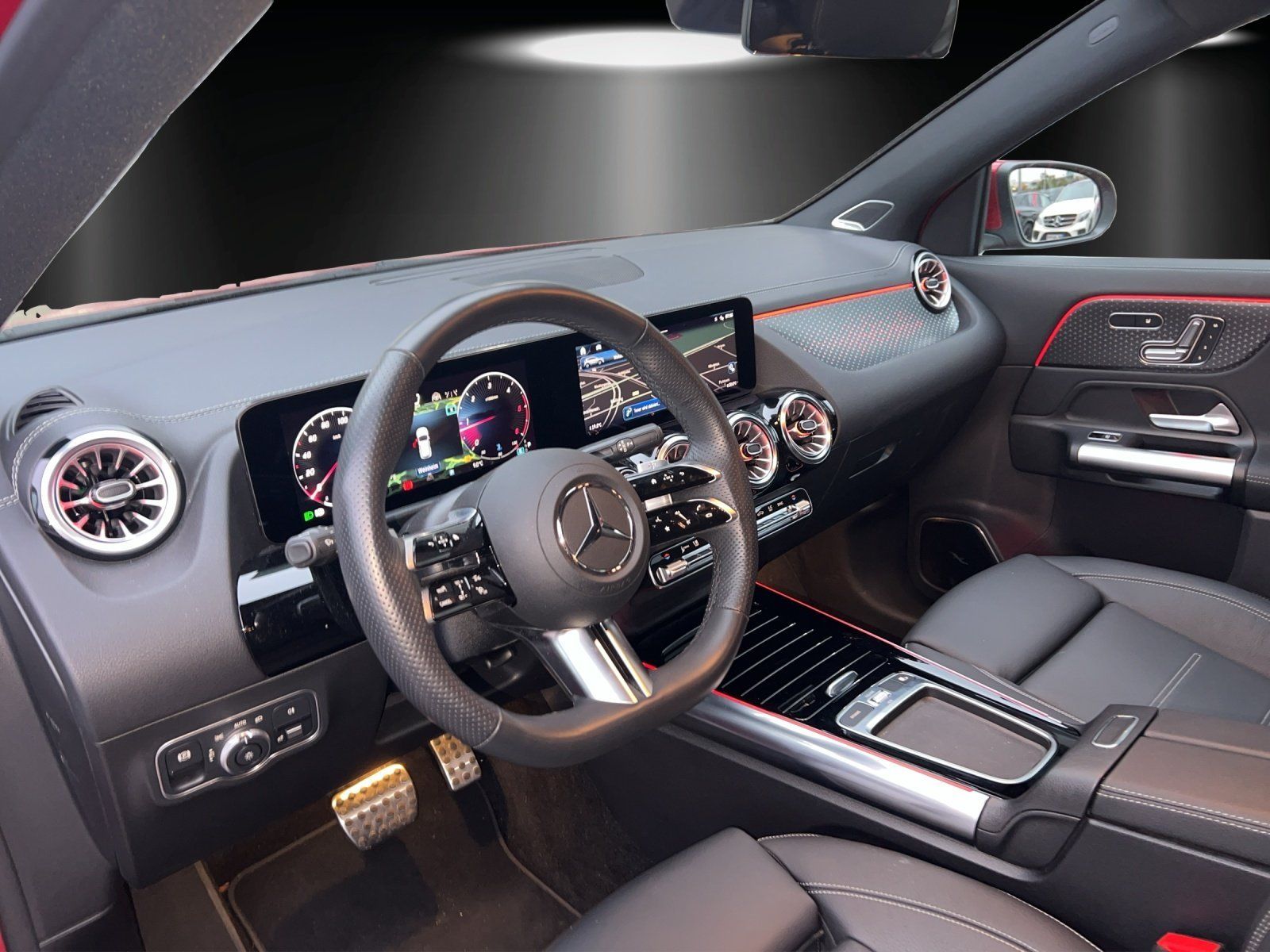 Fahrzeugabbildung Mercedes-Benz GLA 180 d+AMG-Line+DISTRONIC+Memory+Burmester