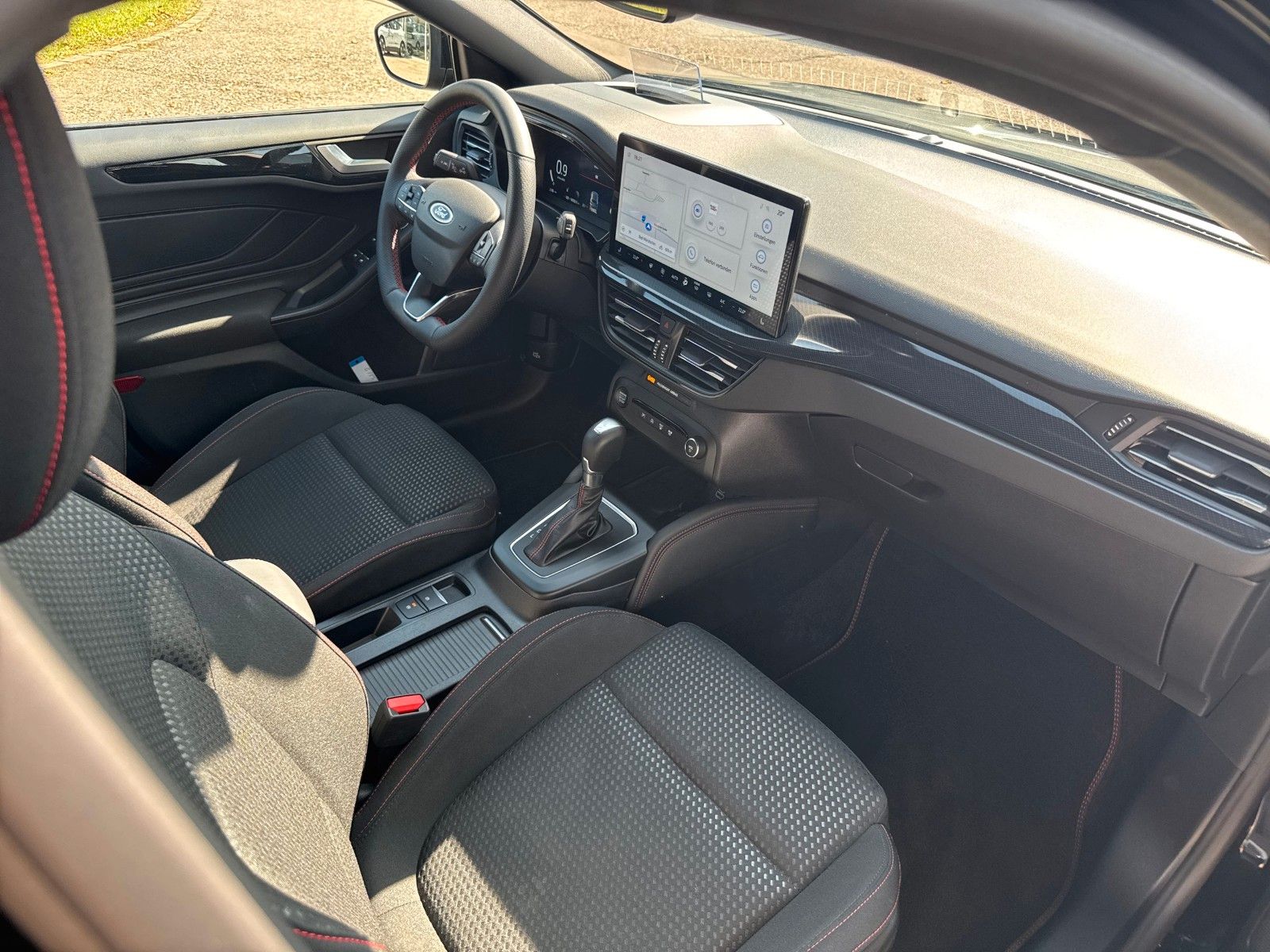 Fahrzeugabbildung Ford Focus Turnier ST-Line X, AHK, ACC-TEMPOMAT