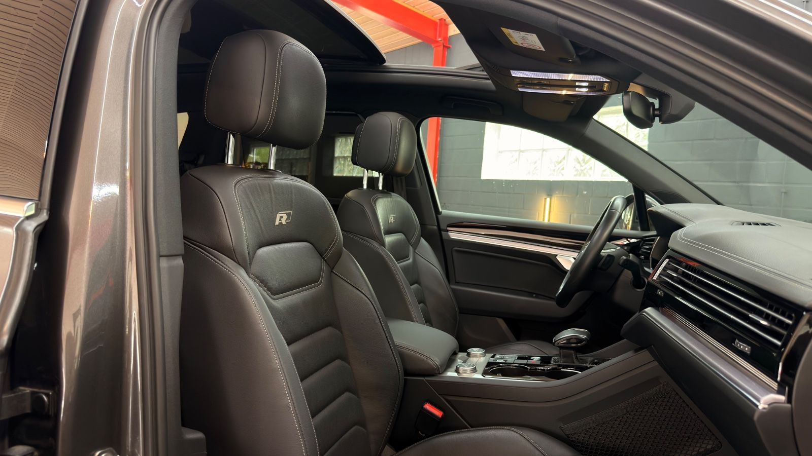 VW Touareg Touareg V8 R-Line 4Motion|StHz|AHK|LUFT|PANO Vorschau 28