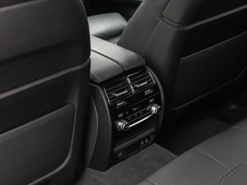 Fahrzeugabbildung BMW 520d xD Luxury Line Kamera HUD DAB HiFi DisplKey