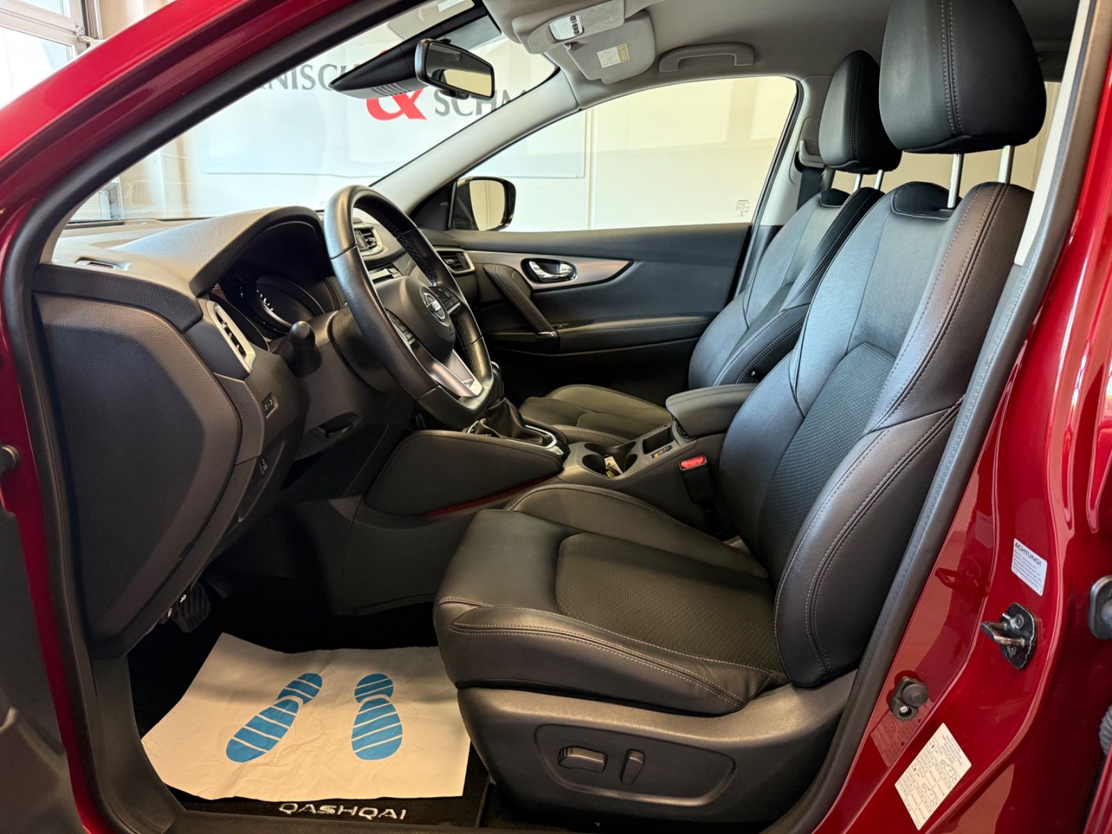 Fahrzeugabbildung Nissan Qashqai Tekna 4x4 - BOSE, 360°, BFS