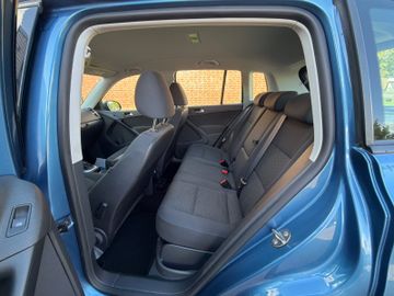 Volkswagen Tiguan - 12