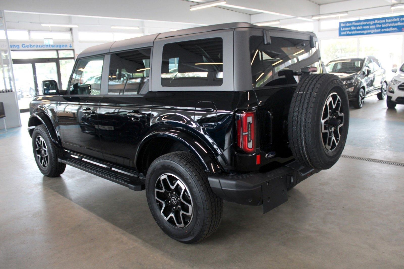Fahrzeugabbildung Ford Bronco 2.7 l V6 Outer Banks 4x4 Automatik 1ST ED