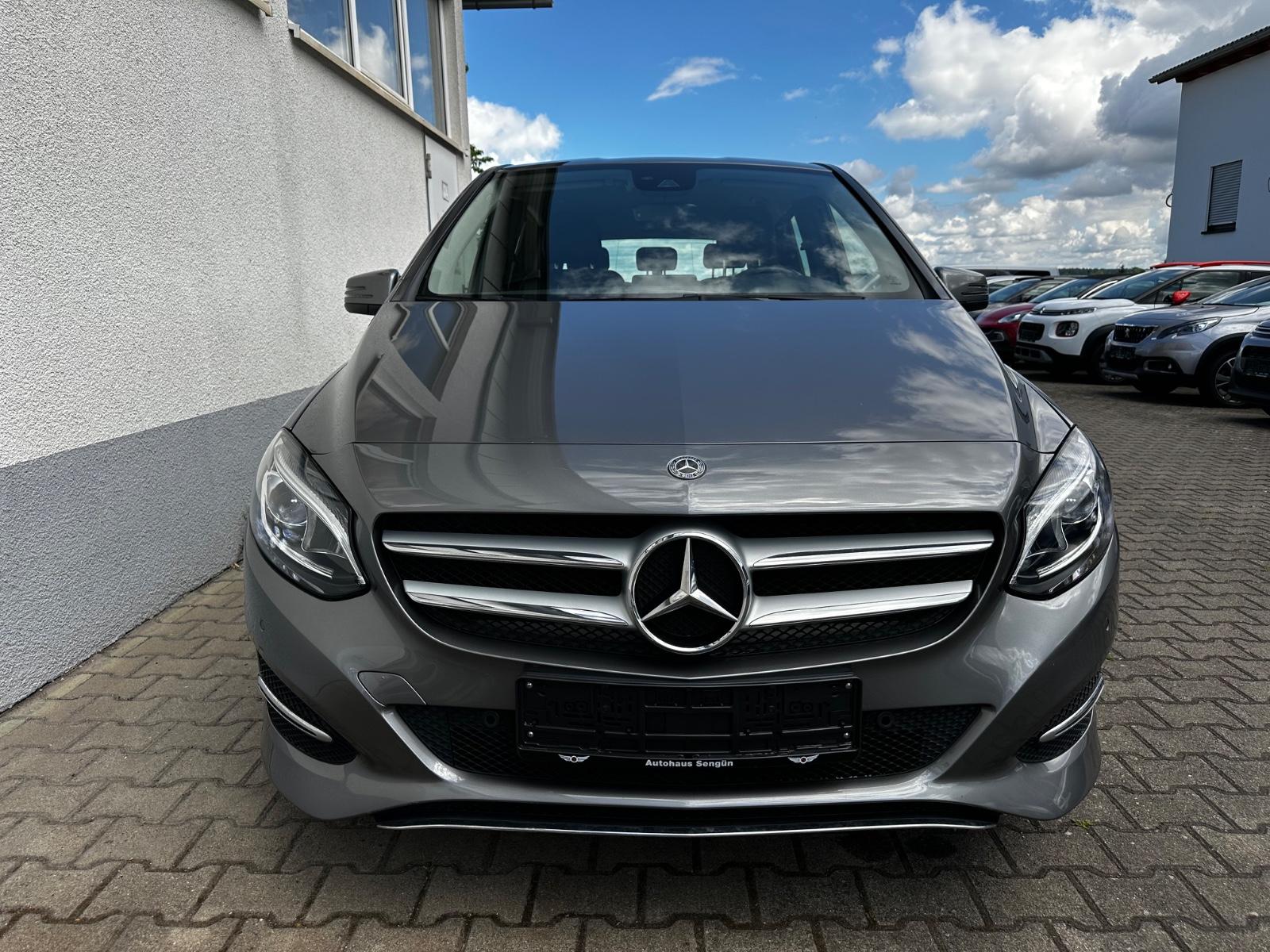 Mercedes-Benz B 200 Sport Paket T-LEDER/PDC/AHK/LED-S.