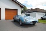 Jaguar E-Type - blaue Jaguar E-Type