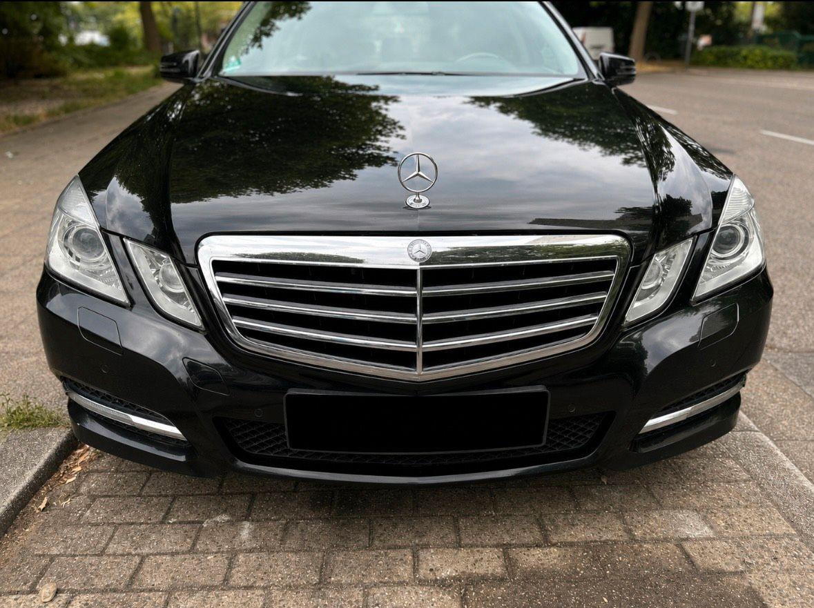Mercedes-Benz E250 2010 — interior