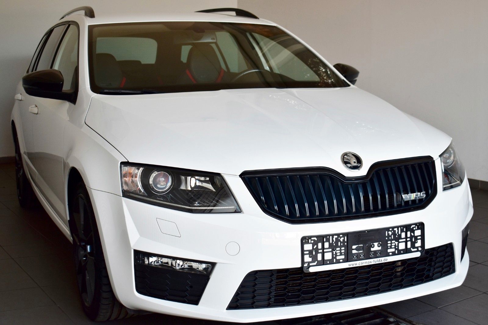 Fahrzeugabbildung SKODA Octavia Combi RS,T.Leder,Navi,BiXenon,SH,SR+WR