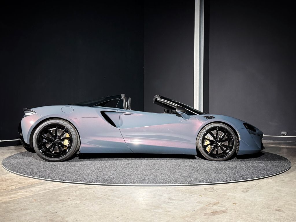 Image of McLaren Artura