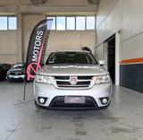 Fiat Freemont 2.0 Multijet 170 CV Urban 7 POSTI - silberne Fiat Freemont