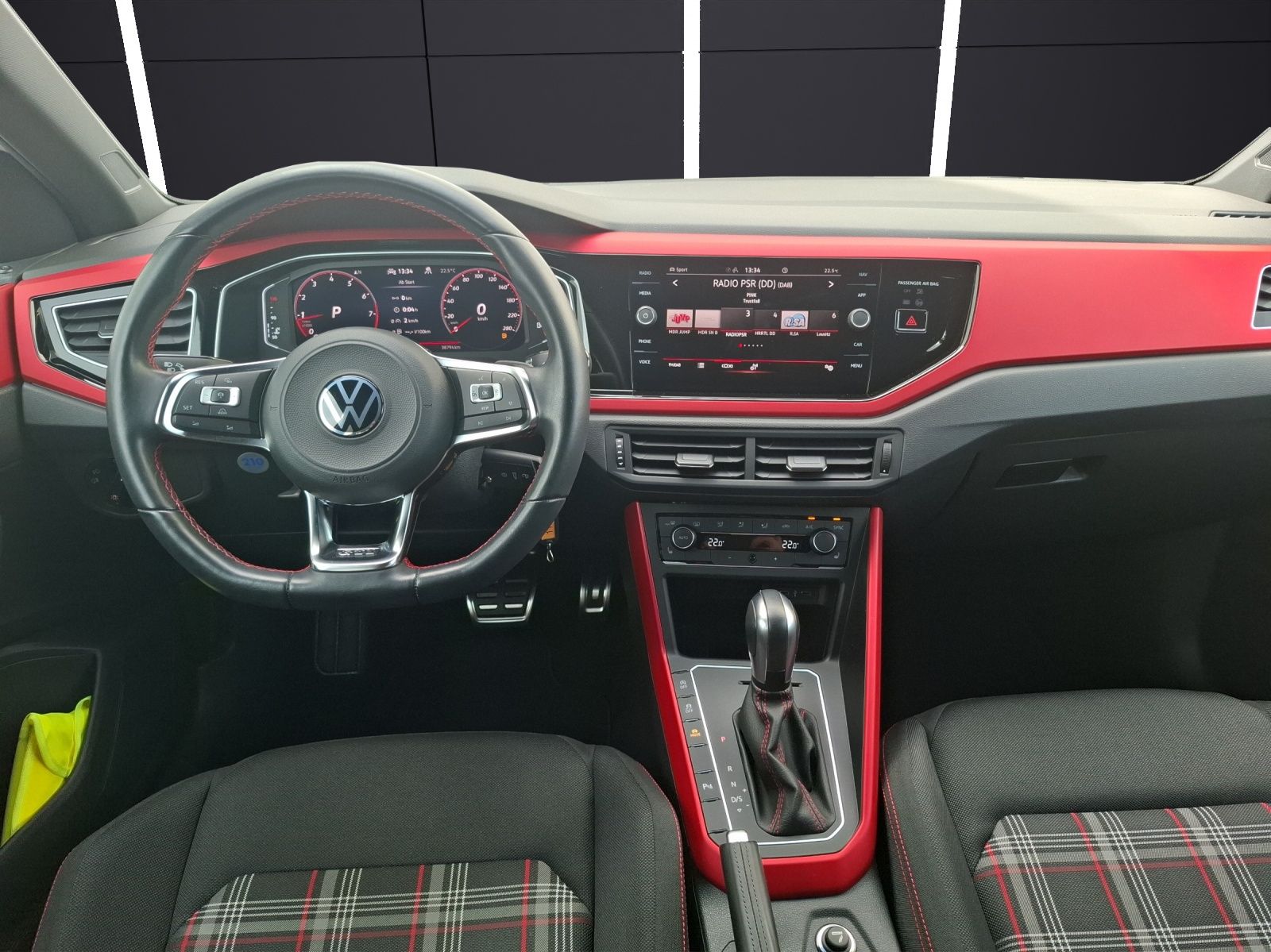 Fahrzeugabbildung Volkswagen Polo GTI DSG LED Navi AID ACC PDC SH