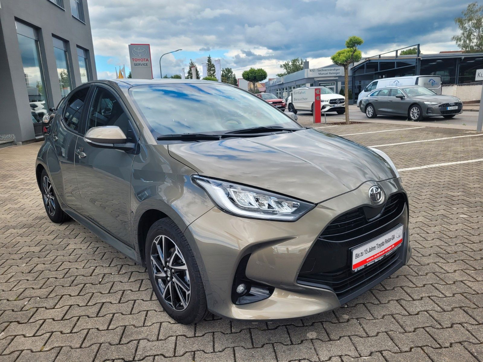 Toyota Yaris 1.5l VVT-i Schalter Style*SHZ,Kamera,Alu* imagem 3