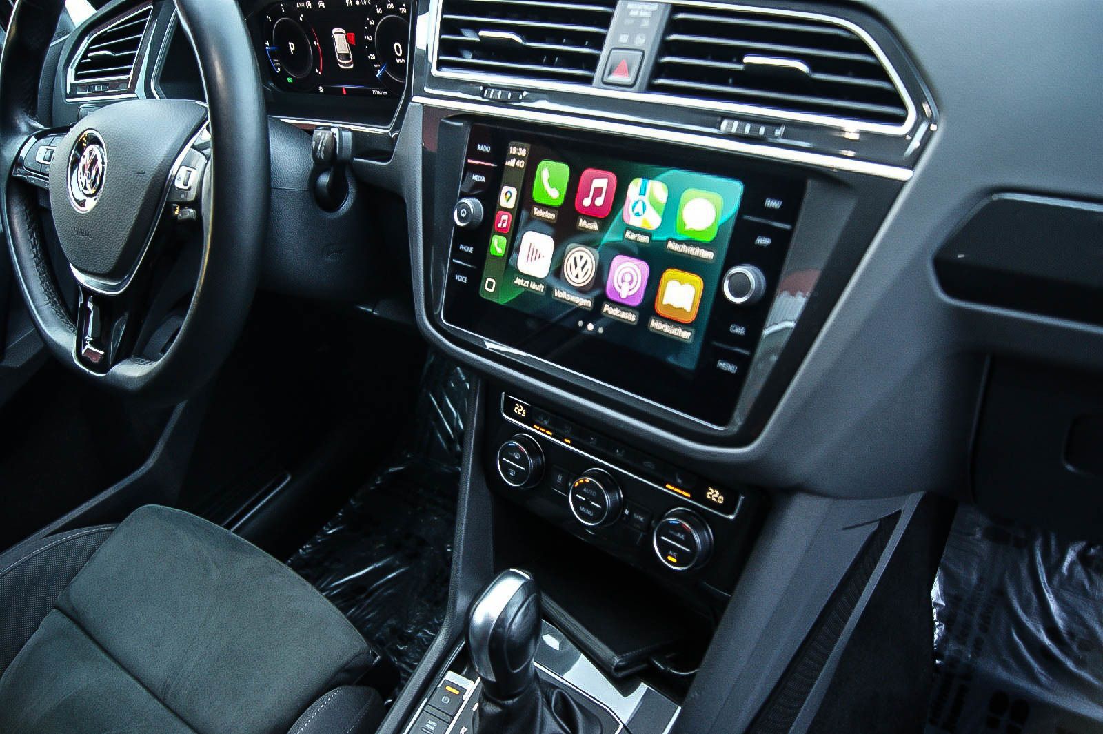 Fahrzeugabbildung Volkswagen Tiguan 2.0TDI 4Motion DSG R-LINE Black Style 19'