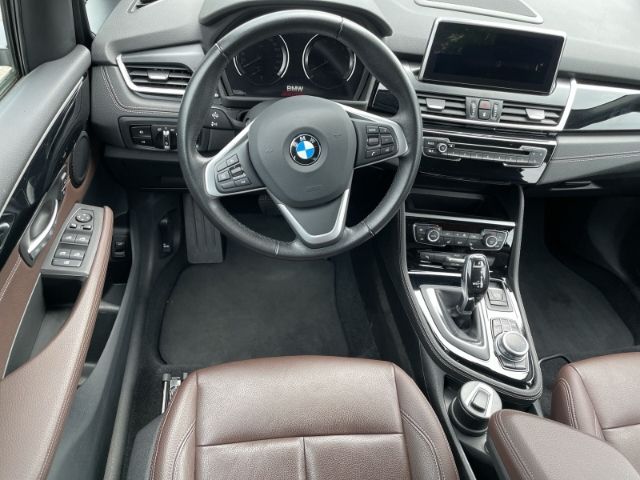 Fahrzeugabbildung BMW 218 Active Tourer i Luxury Line Autom. Navi, Ein