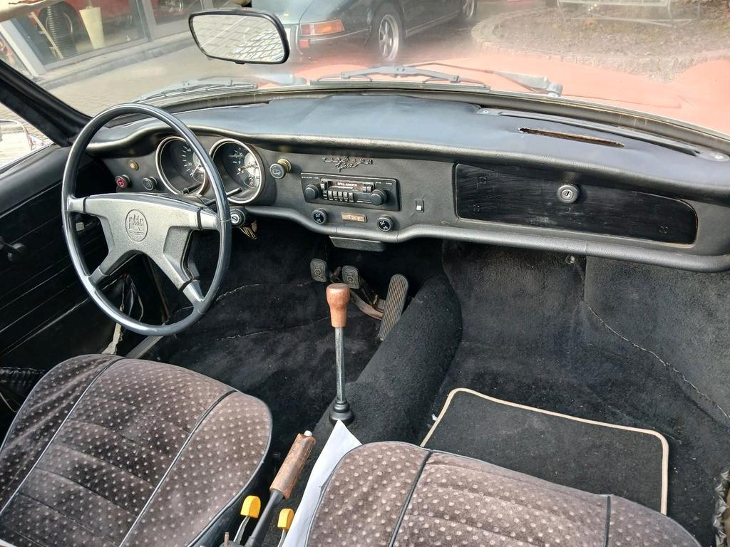 Volkswagen Karmann Ghia