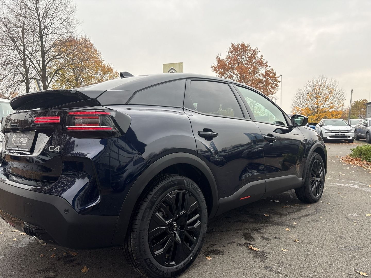 Fahrzeugabbildung Citroën C4 Collection Hybrid 145 Navi LED CarPlay SHZ