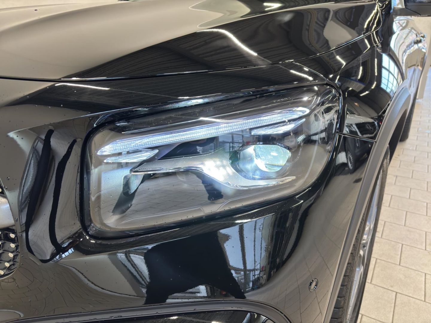 Mercedes-Benz GLB 220 d 4M AMG LINE PREMIUM AHK DIST OFFR 360° foto 13