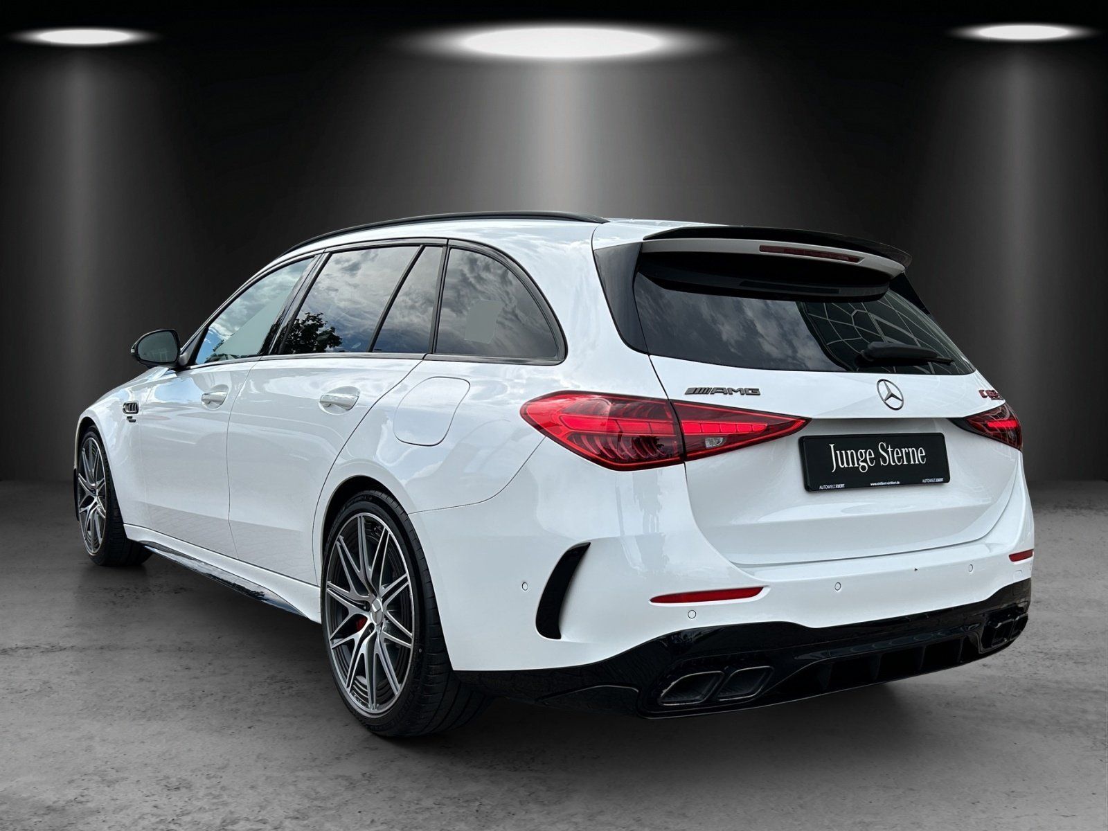 Fahrzeugabbildung Mercedes-Benz C63SE T €144.835-Perf.Sitz DISTRO AERO Pano Memo