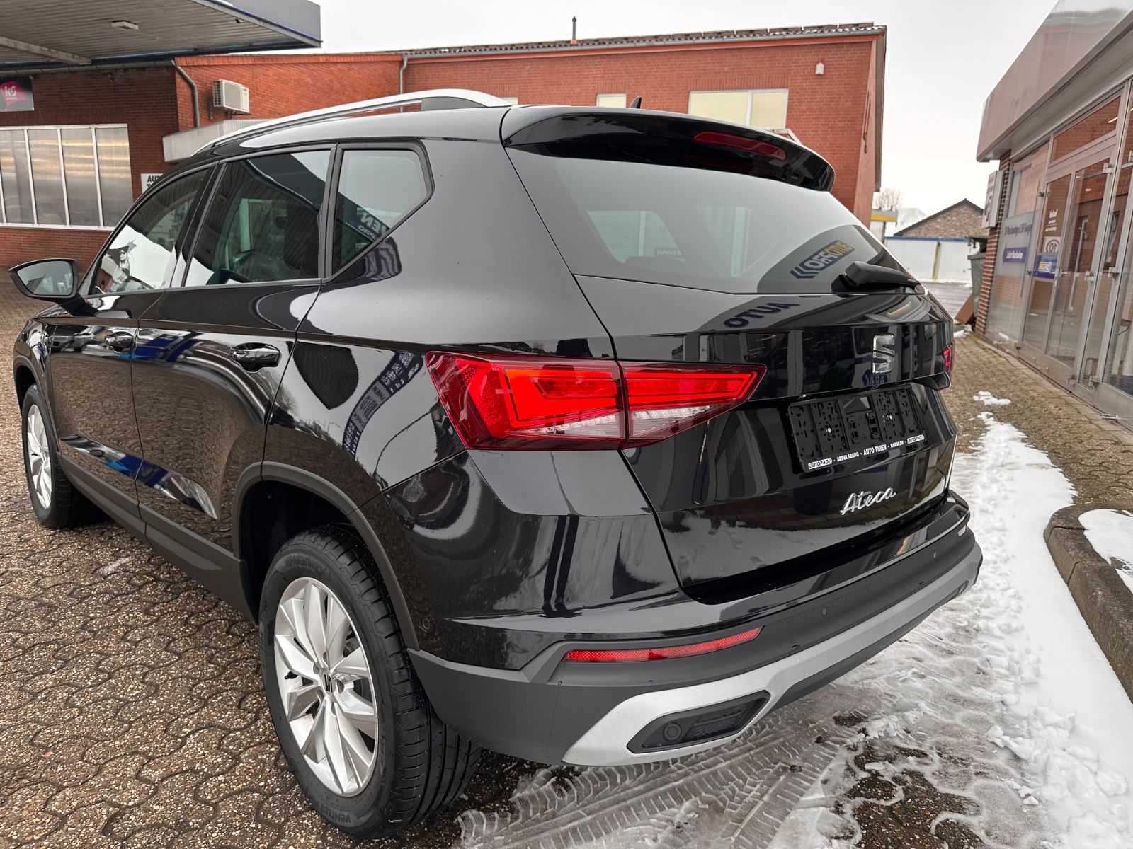 Fahrzeugabbildung SEAT Ateca 1.5 TSI Style DSG AHK/Navi/ACC/LED/SHZ/APP