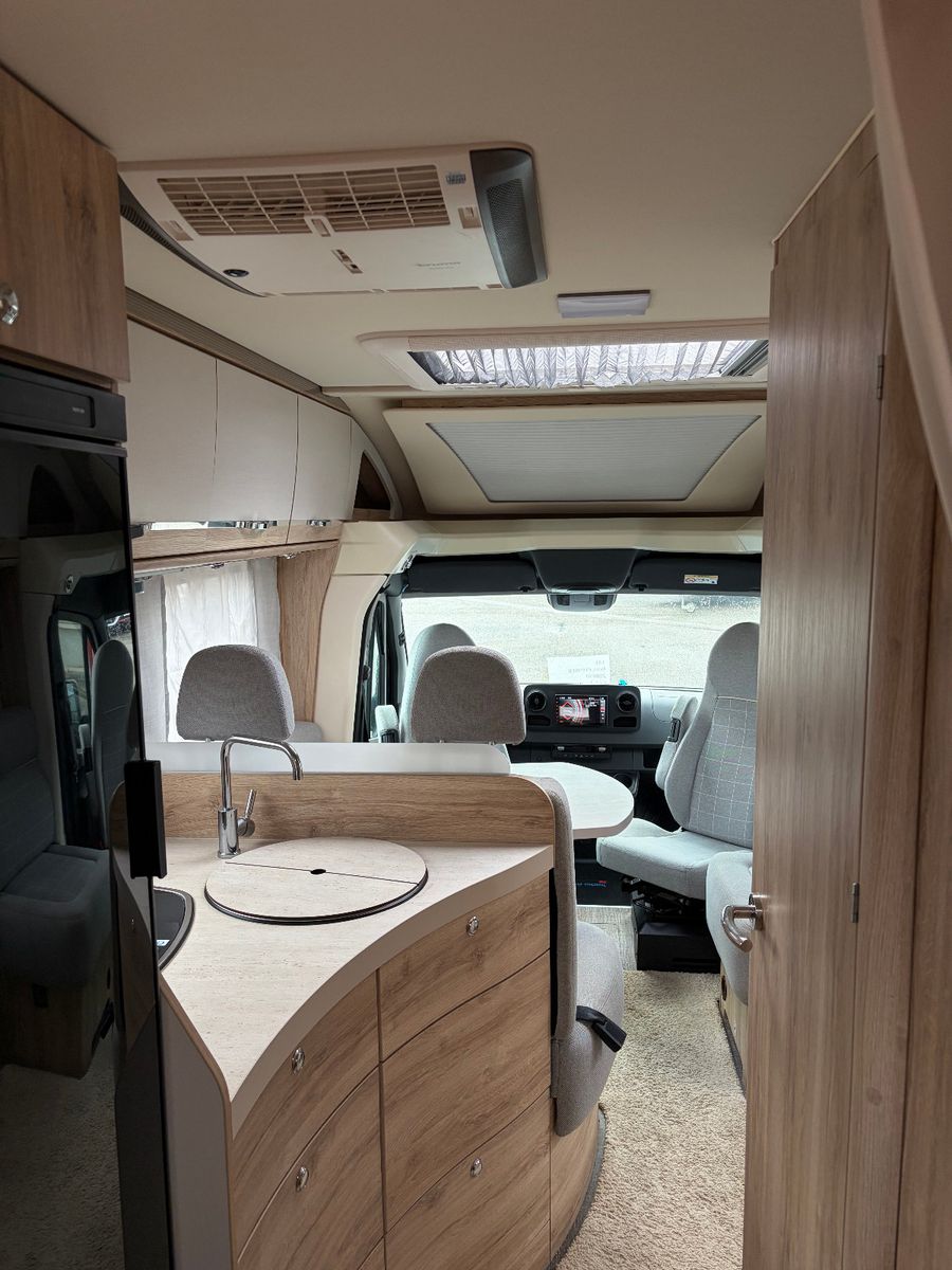 Fahrzeugabbildung Eura Mobil Profila T 696 EB