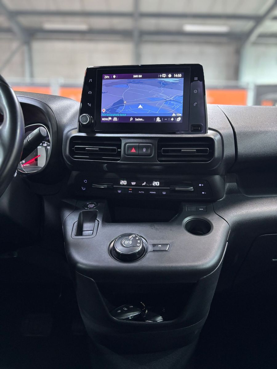 Fahrzeugabbildung Opel Combo Innovation Kamera#Pano#HeadUp
