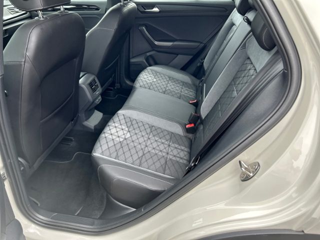 Fahrzeugabbildung Volkswagen T-Roc 1.0 TSI R-LINE LED-PLUS APP-CONNECT SHZ KL
