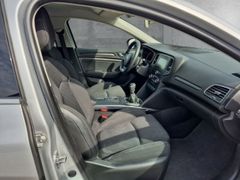 Fahrzeugabbildung Megane IV Grandtour Limited Deluxe 1.3 TCe 140 E