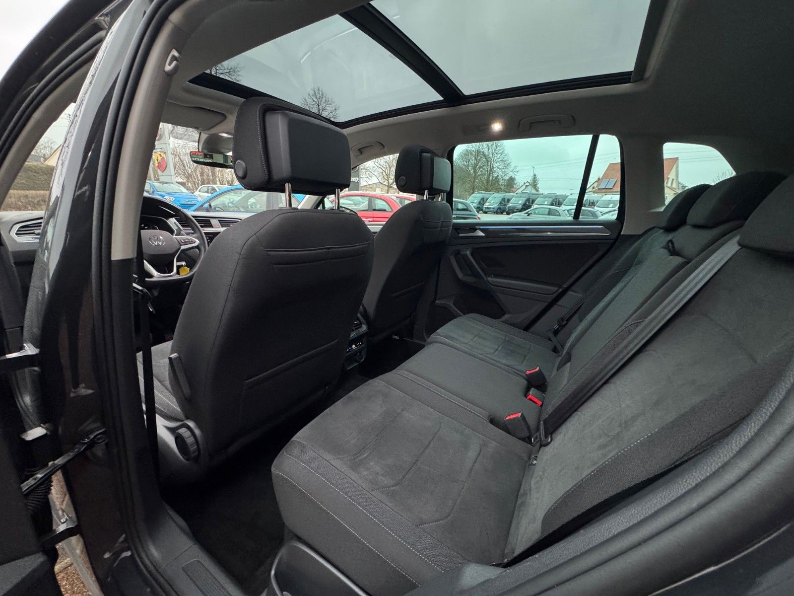 Fahrzeugabbildung Volkswagen Tiguan 2.0 Elegance Pano Ambiente Kamera Navi