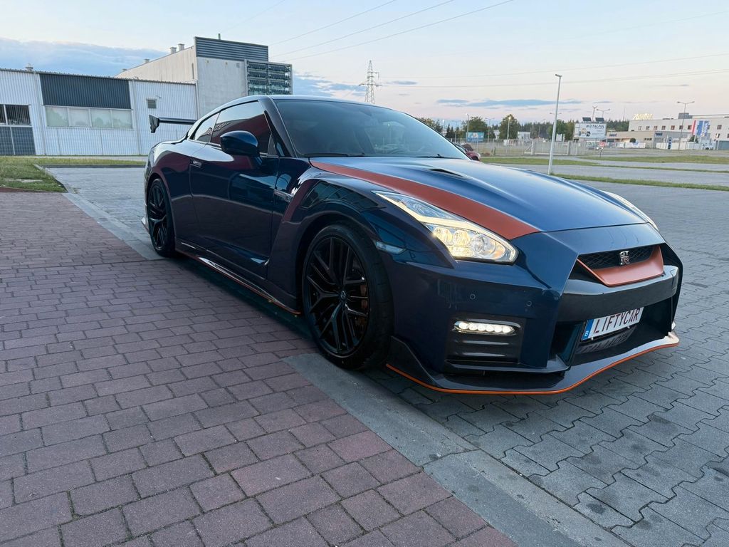 Nissan GT-R