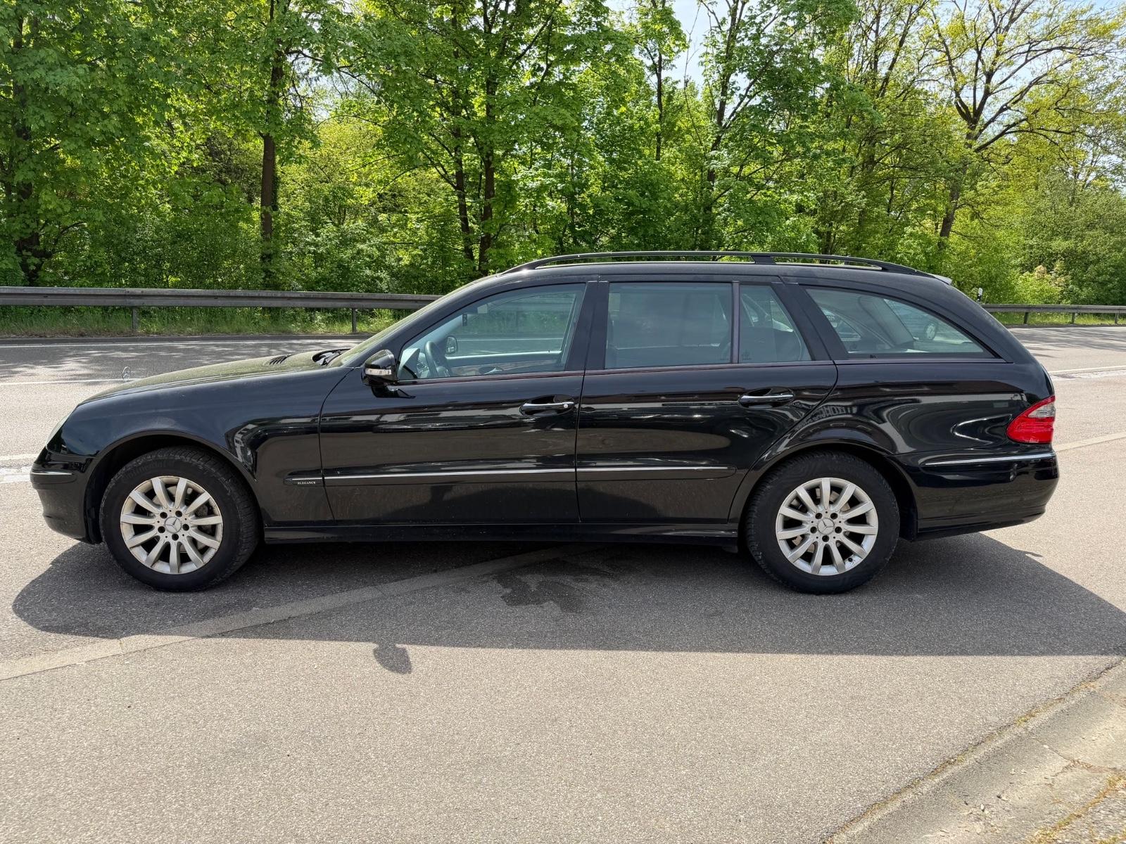Mercedes-Benz E320 2007 — photo 11