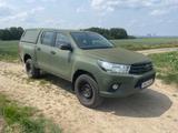Toyota Hilux 2.4 D Comfort Diffsperre Standheizung  - Toyota Hilux von privat