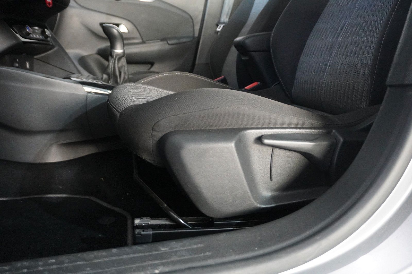 Fahrzeugabbildung Opel Corsa F 1.2 ELEGANCE NAVI/LED/TEMP./SPORT/DAB+