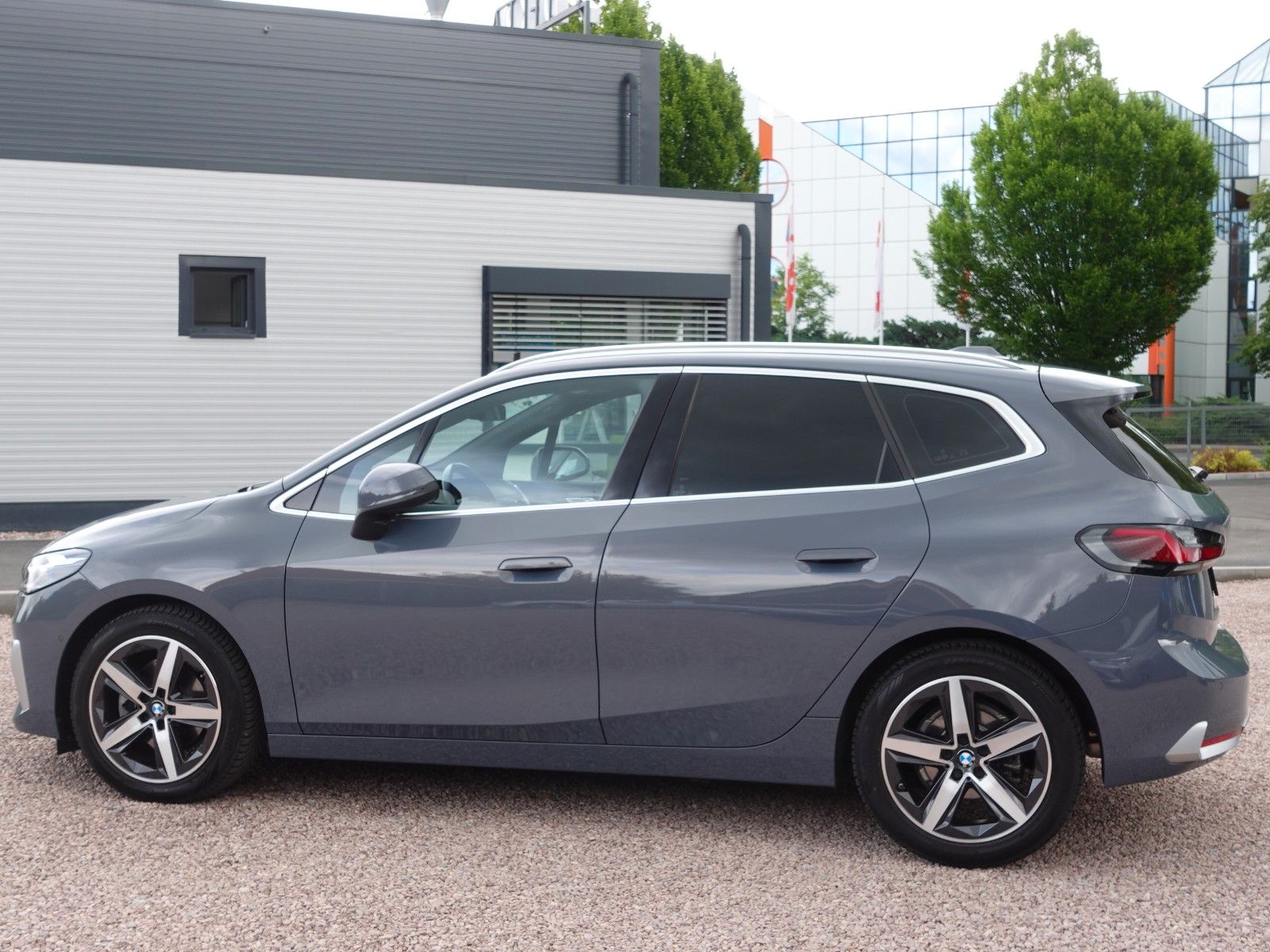 Fahrzeugabbildung BMW 218i Active Tourer Aut. DCT Ad.LED/AHK/el.Heckkl