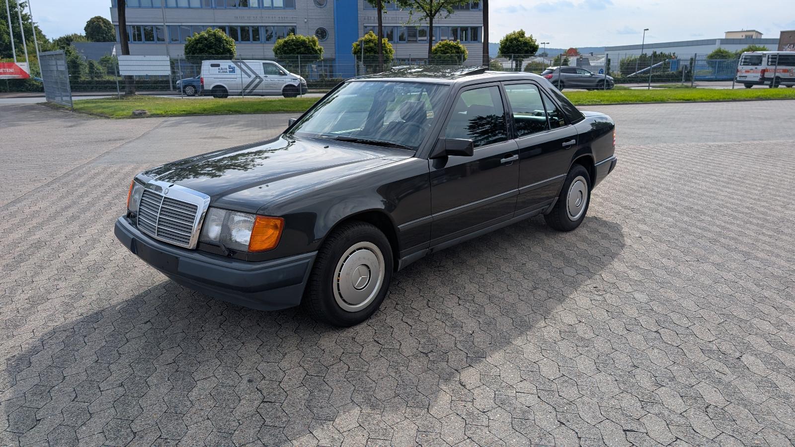 Mercedes-Benz 260