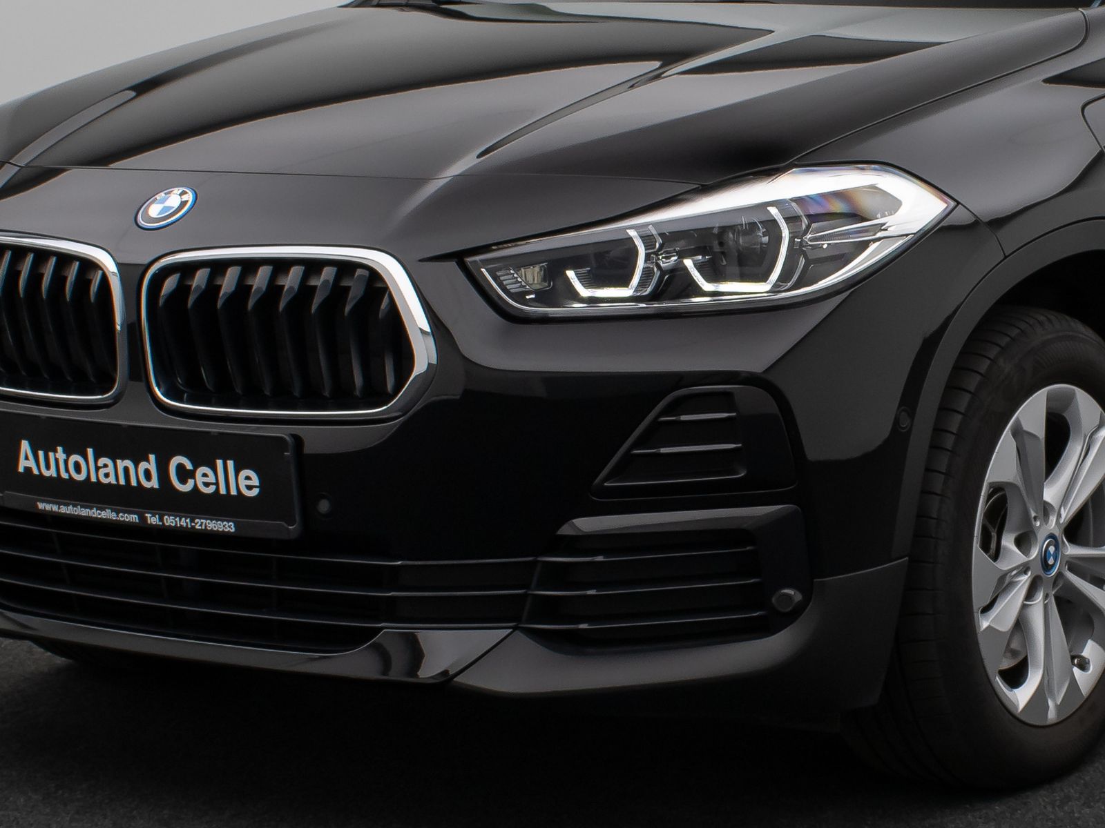 Fahrzeugabbildung BMW X2 xD25e HUD DAB H/K Navi+ Parkassist Alarm LED