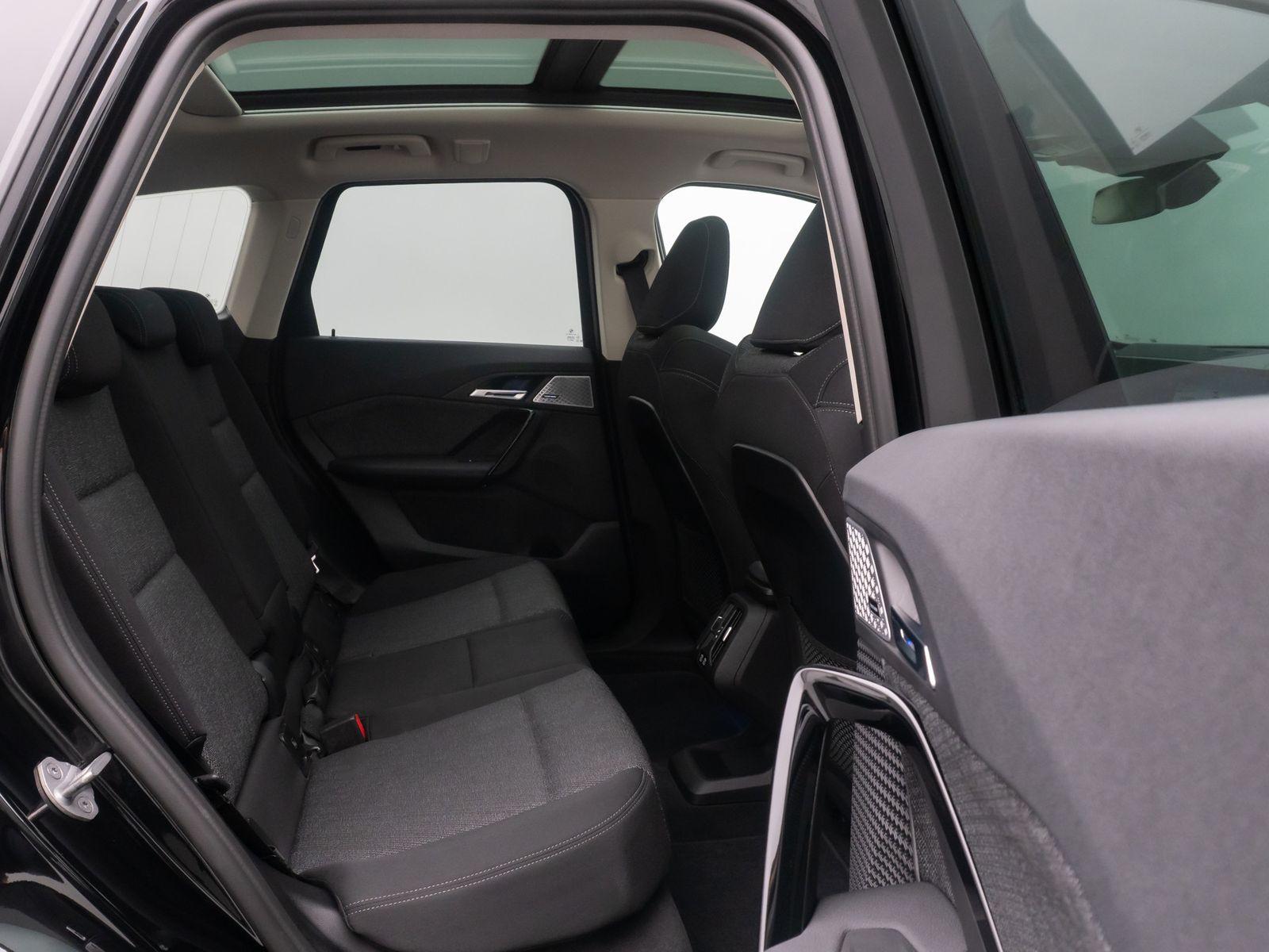 Fahrzeugabbildung BMW iX1 xD30 Panorama 360° HUD DAB H/K Komfort Sport