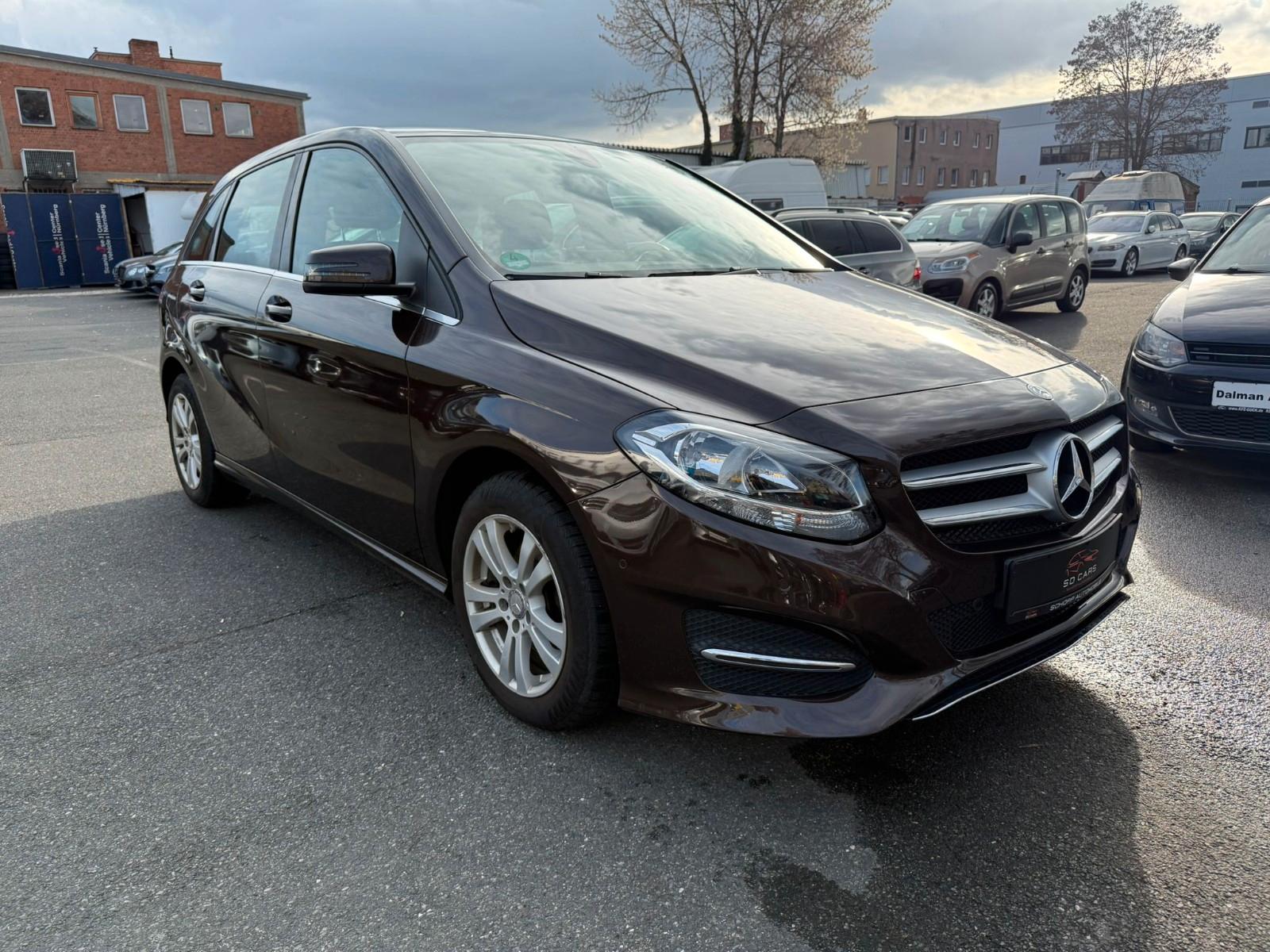 Mercedes-Benz B 180 / Facelift / Automatik / Kamera / PDC