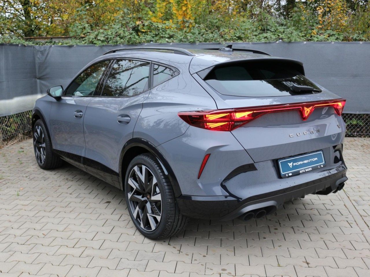 Fahrzeugabbildung CUPRA Formentor VZ 2.0 TSI 333 PS 7-Gang-DSG 4Drive