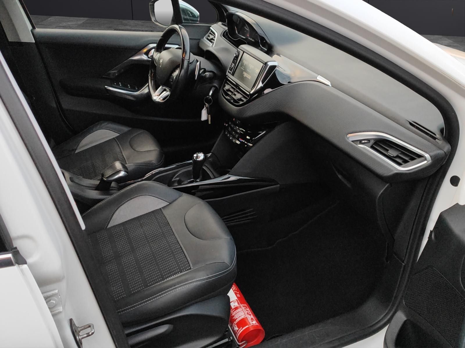 Fahrzeugabbildung Peugeot 2008 Allure*Automatik*Navi*Blth*LED*