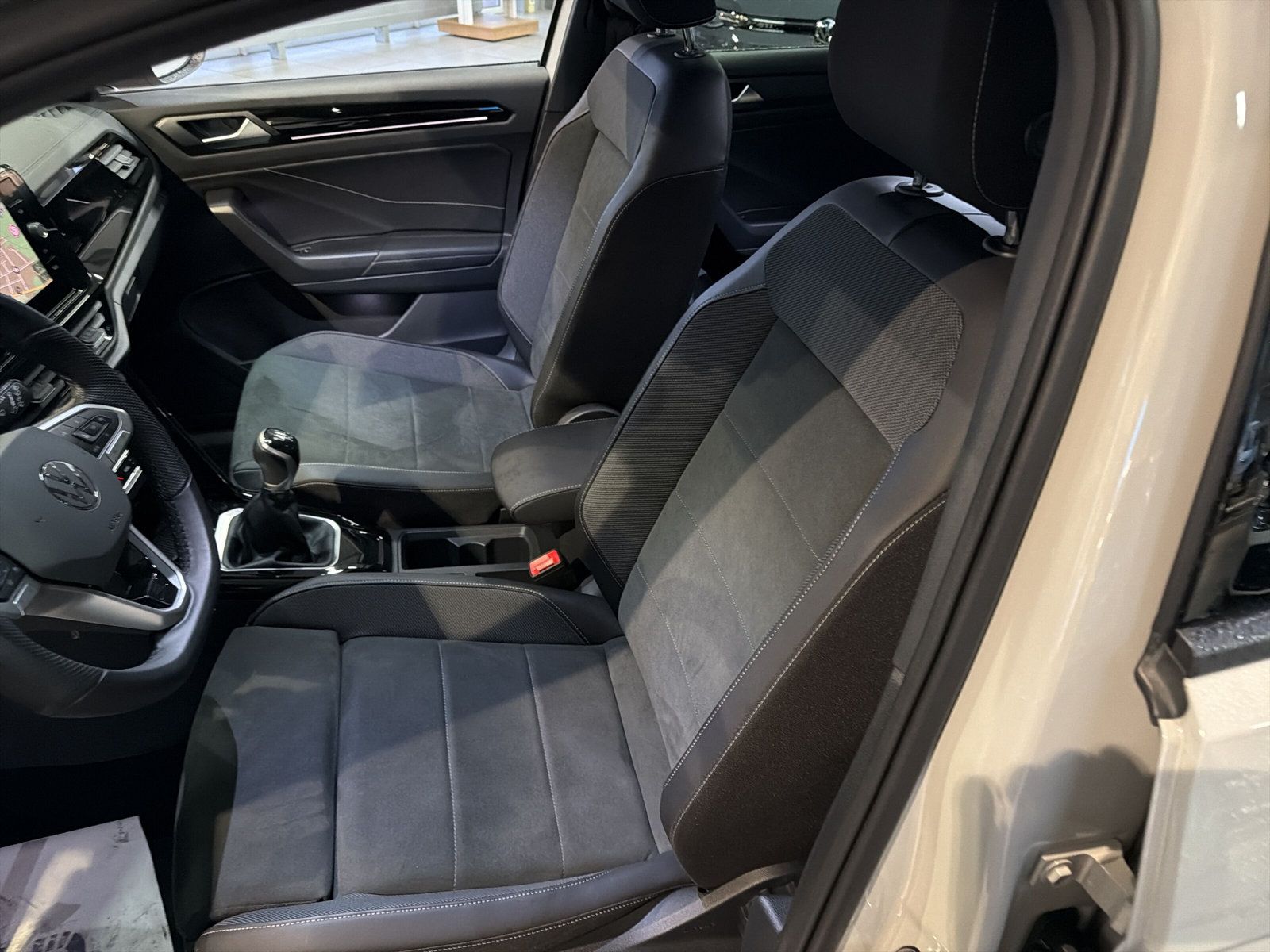 T-Roc R-Line TSi Navi AZV Black Style LED