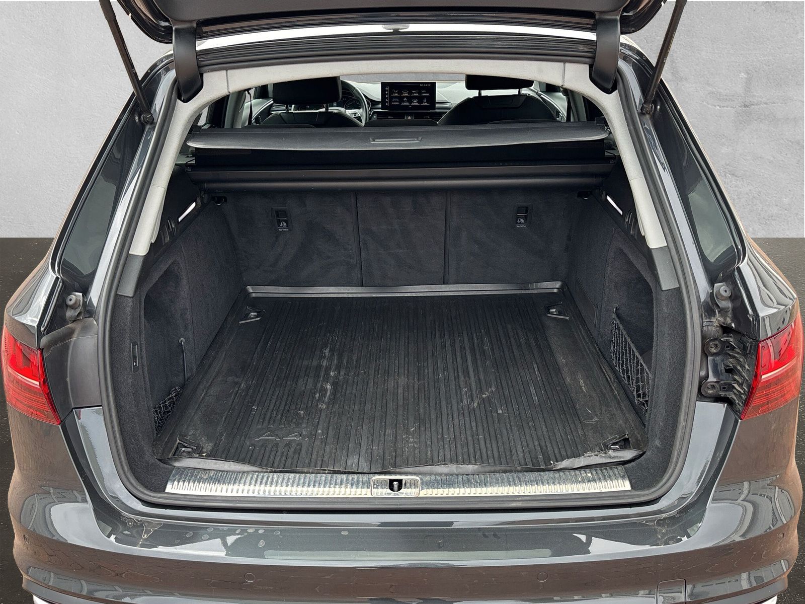Fahrzeugabbildung Audi A4 Avant (8WD)(05.2019->) 35 TDI advanced