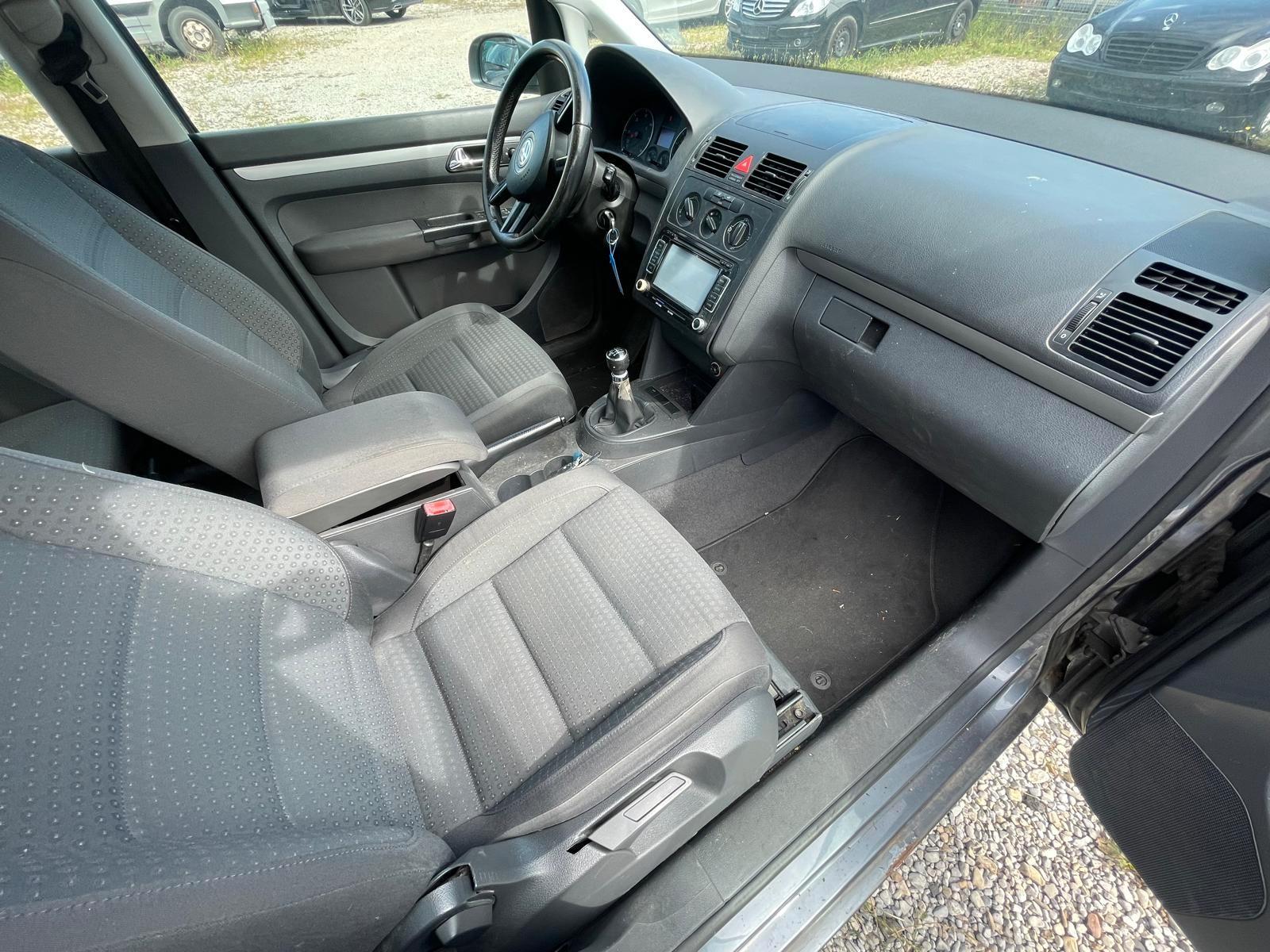 Volkswagen Touran 2004 — photo 20