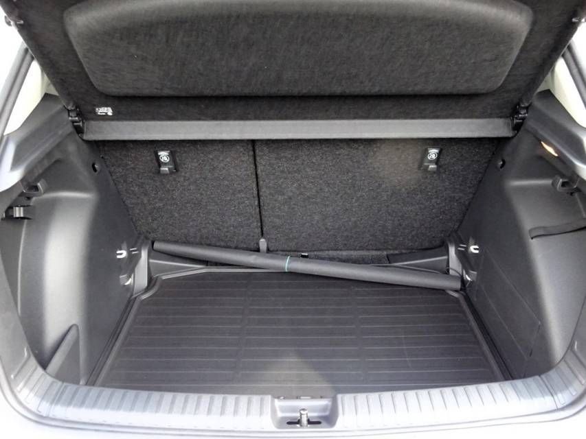 Fahrzeugabbildung SKODA Fabia 1.0 MPI Selection Klima Tempomat