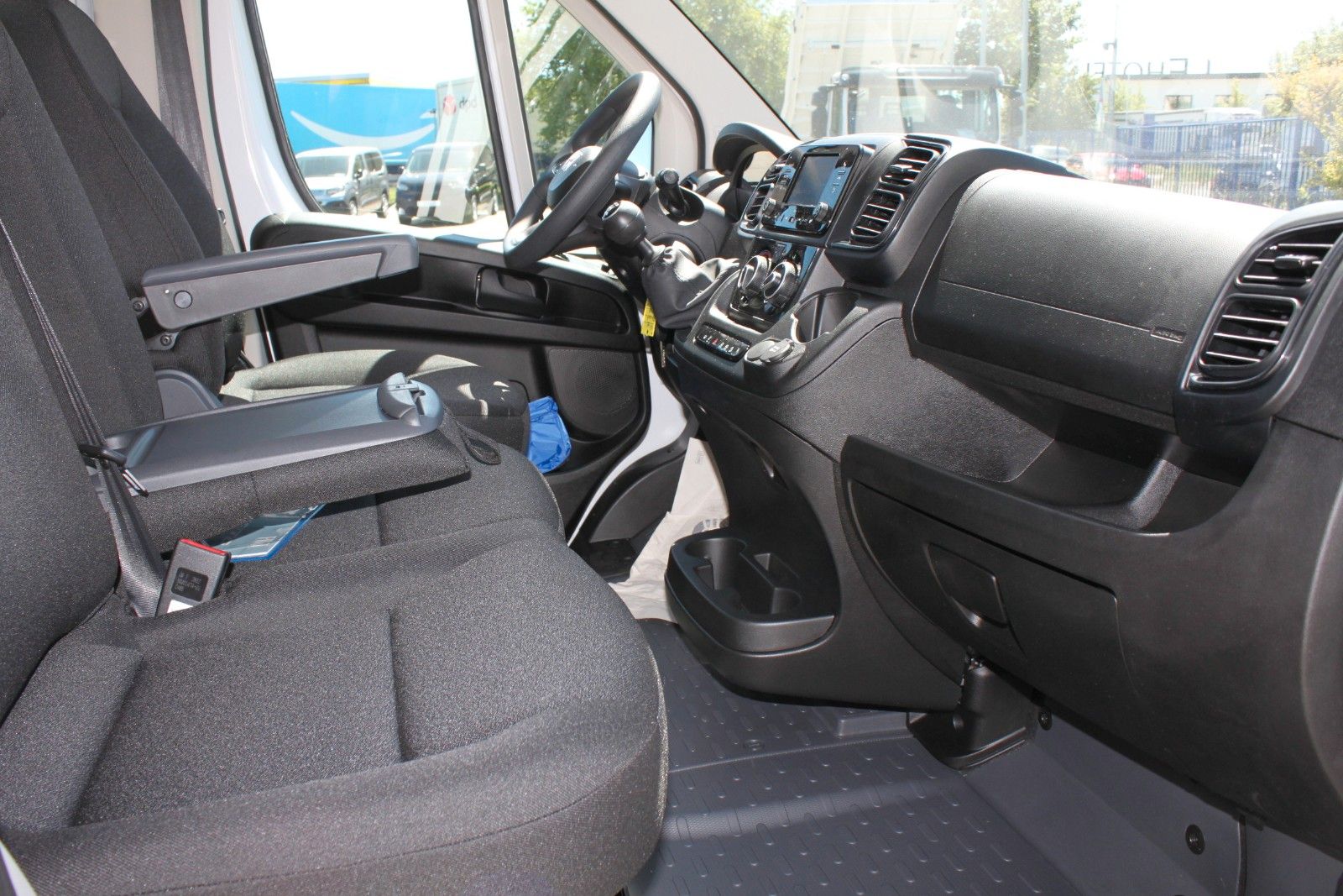 Fahrzeugabbildung Fiat Ducato Pritsche35 L2 140 AHK/Klima