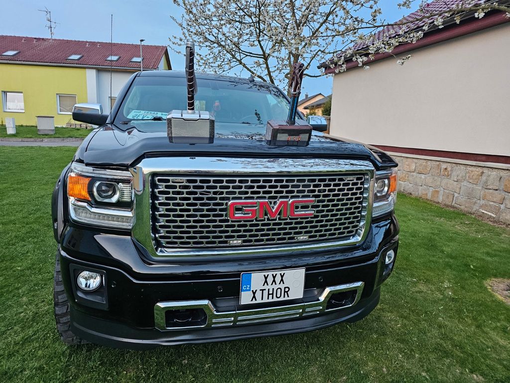 GMC Sierra