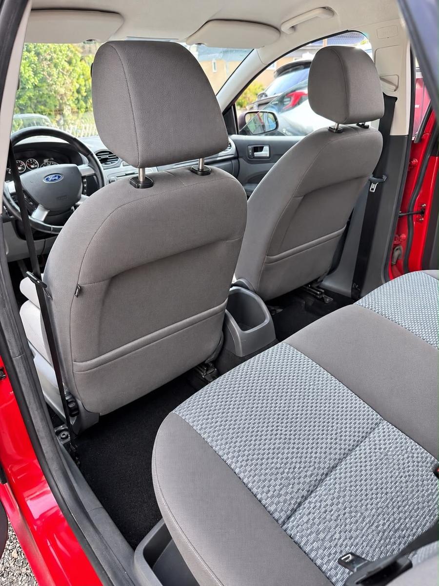 Ford Focus 2007 — photo 9