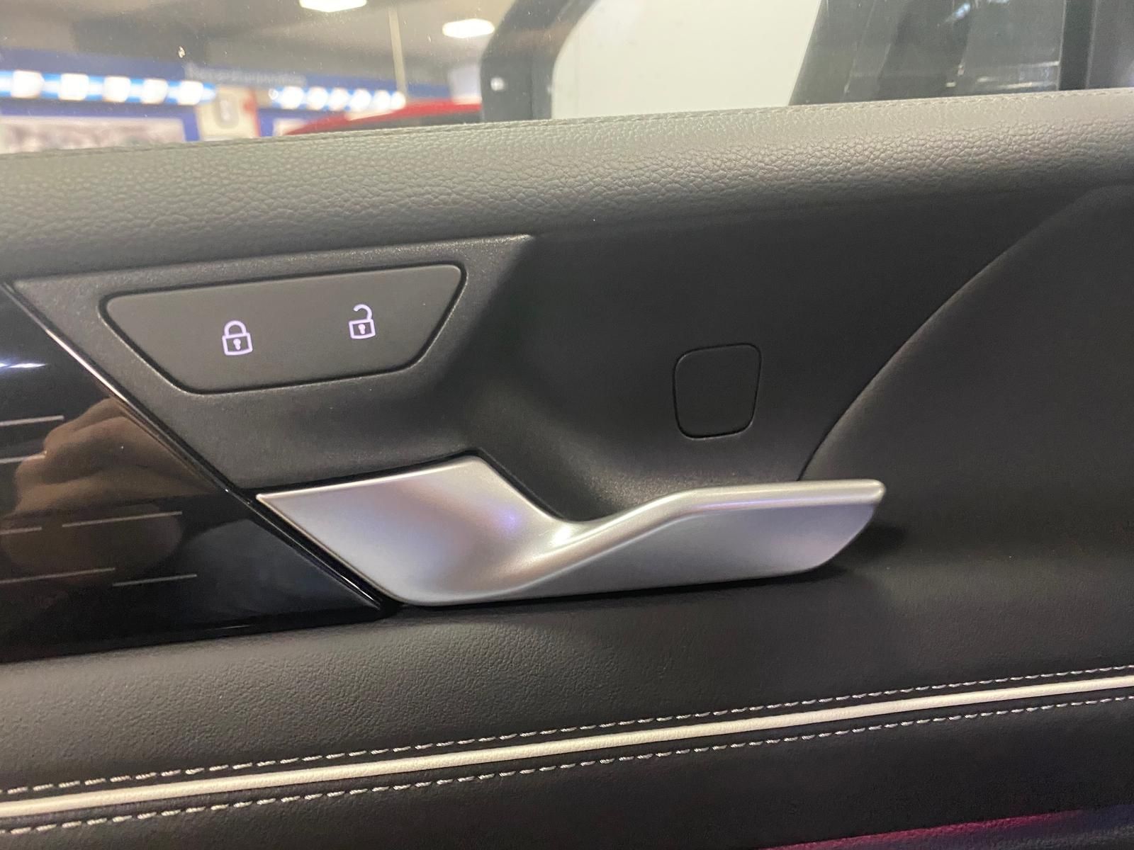 Fahrzeugabbildung Volkswagen Tiguan 1.5 eTSI+Elegance+AHK+NAVI+360 KAMERA+HUD